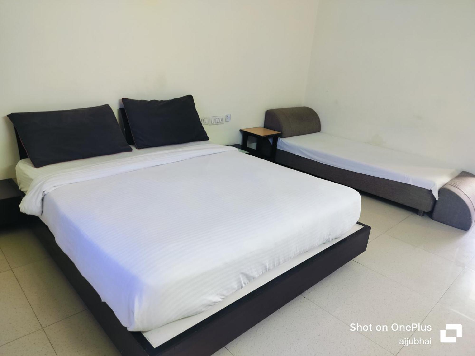 Sun N Step Club Hotel Ahmedabad Exterior foto