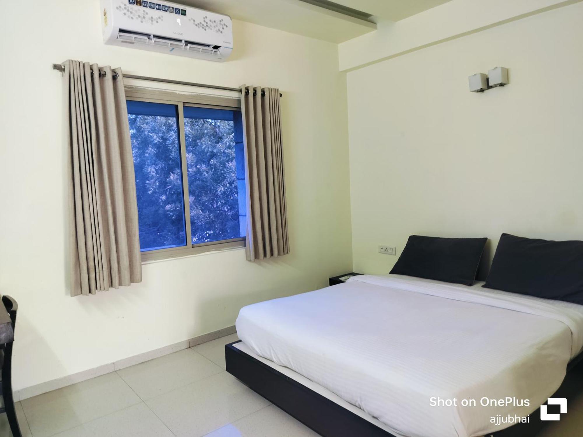 Sun N Step Club Hotel Ahmedabad Exterior foto